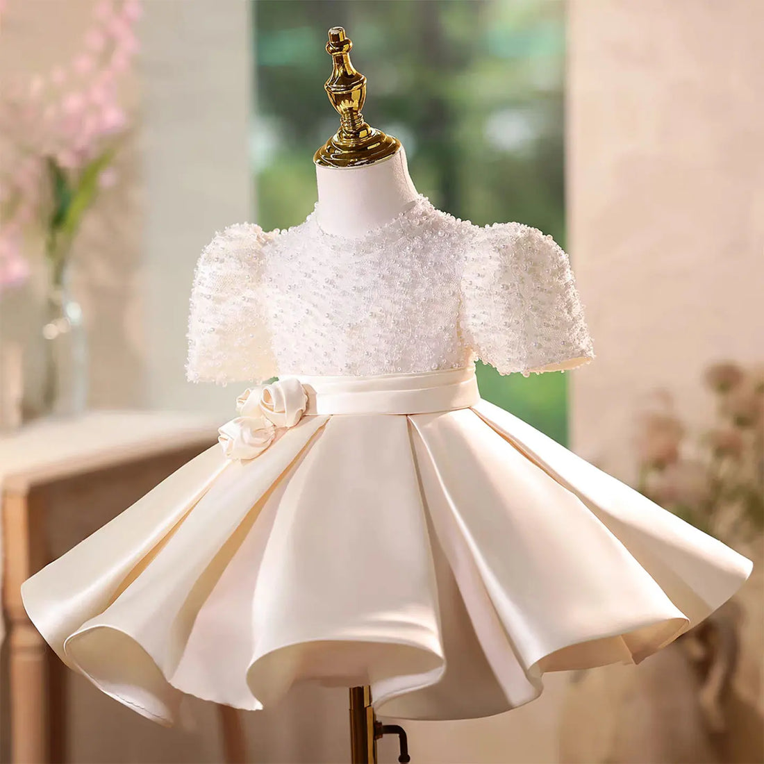 Elegant Short Sleeve Wedding Party Girl Dress
